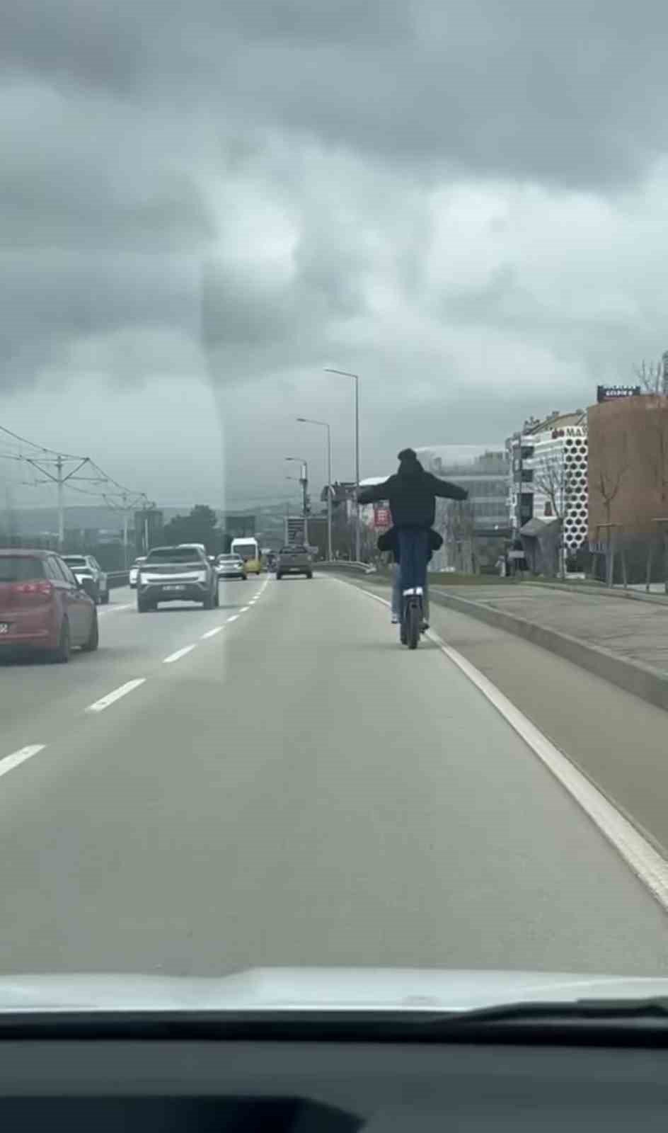 Seyir Halinde Kendisini Kuş Zannetti