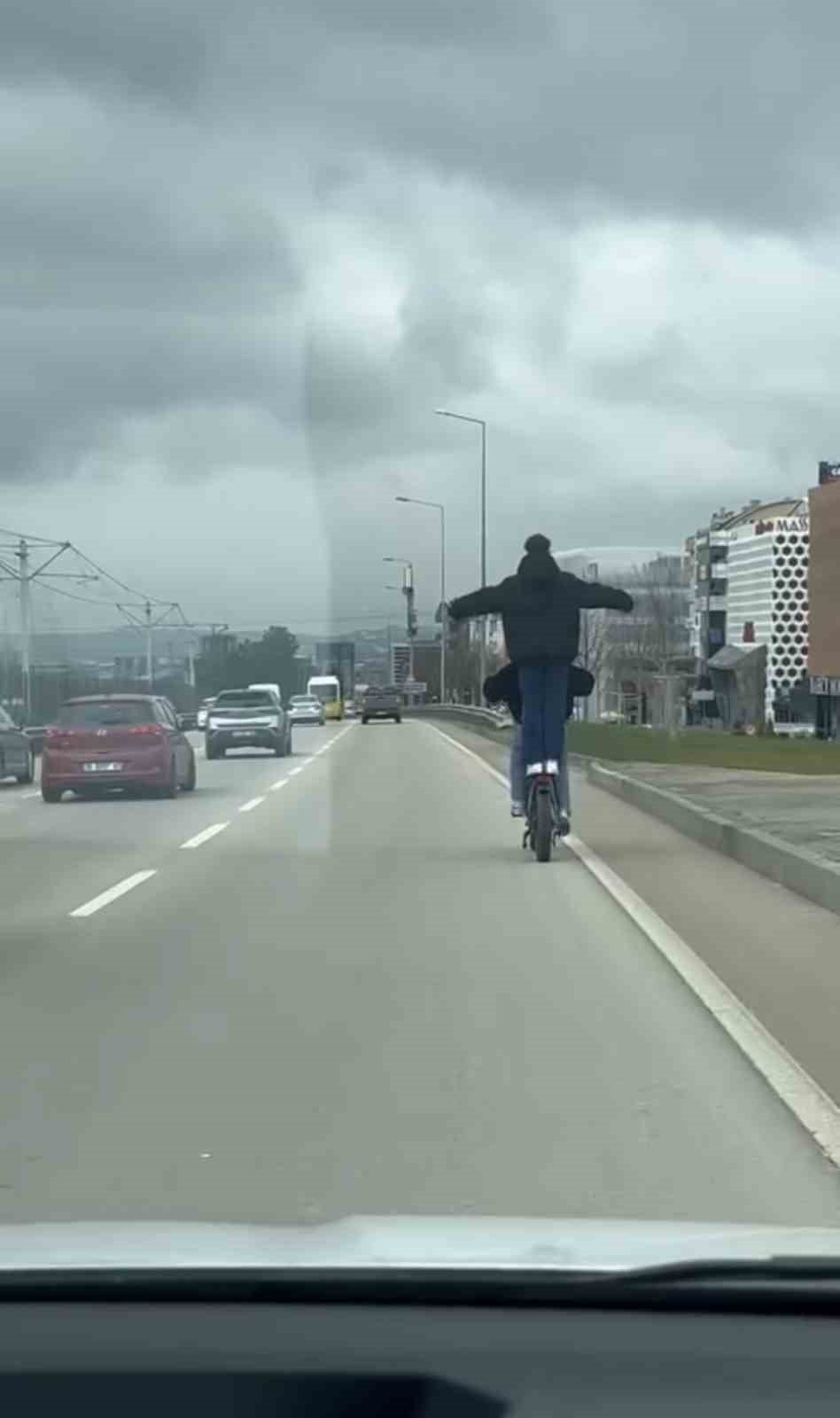 Seyir Halinde Kendisini Kuş Zannetti