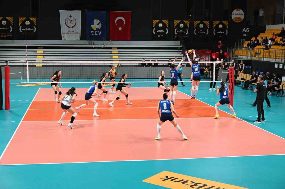 'Bizim Kızlar' İstanbul’da Kazandı