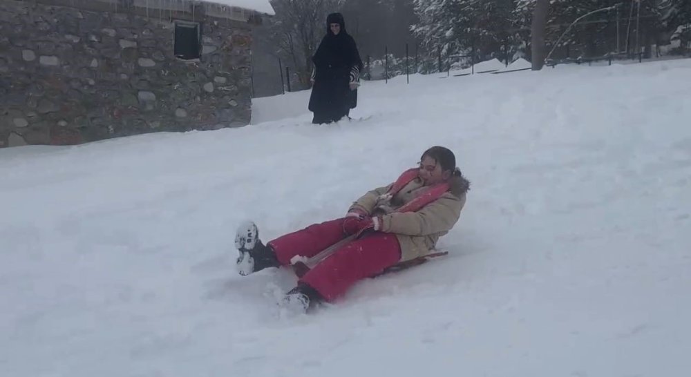 İznik'te Kar Kalınlığı 60 Santimetreye Ulaştı
