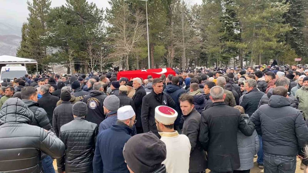 Motosiklet Kazasında Hayatını Kaybeden Polis Bursa’da Toprağa Verildi