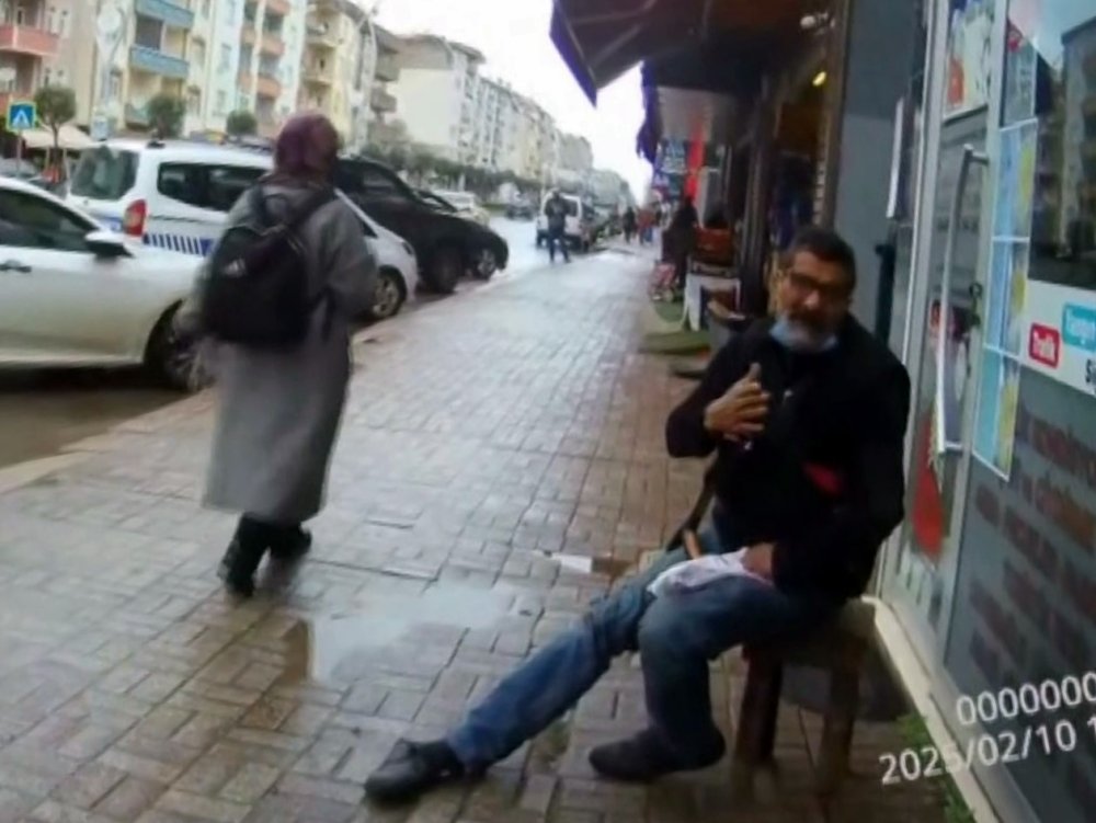 Dilencinin "Oscarlık" Performansı Zabıtayı Görünce Son Buldu, O Anlar Kamerada