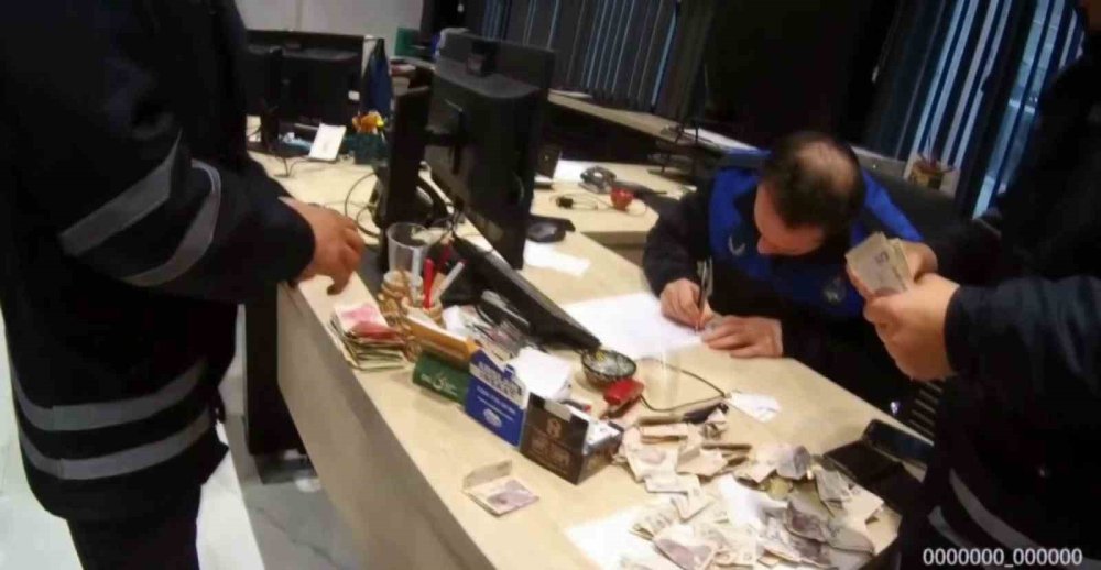Dilencinin "Oscarlık" Performansı Zabıtayı Görünce Son Buldu, O Anlar Kamerada