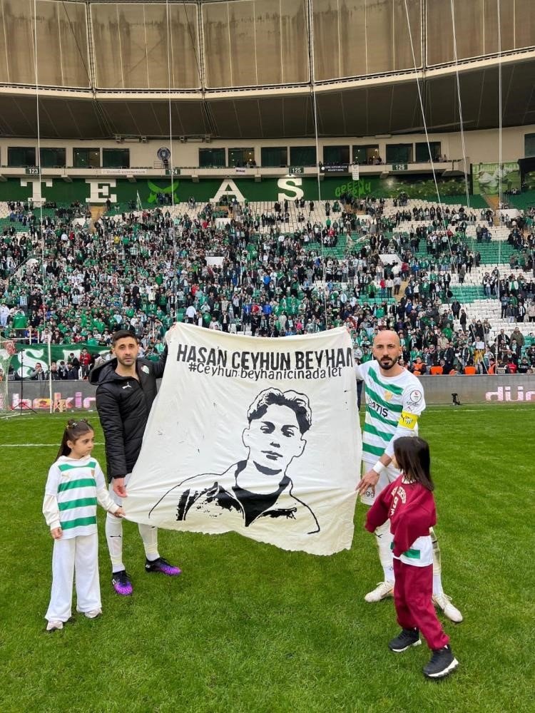Felçli Direksiyon Başına Geçti... 3 Genci Ezdi, Kaçtı Alkollü Çıktı