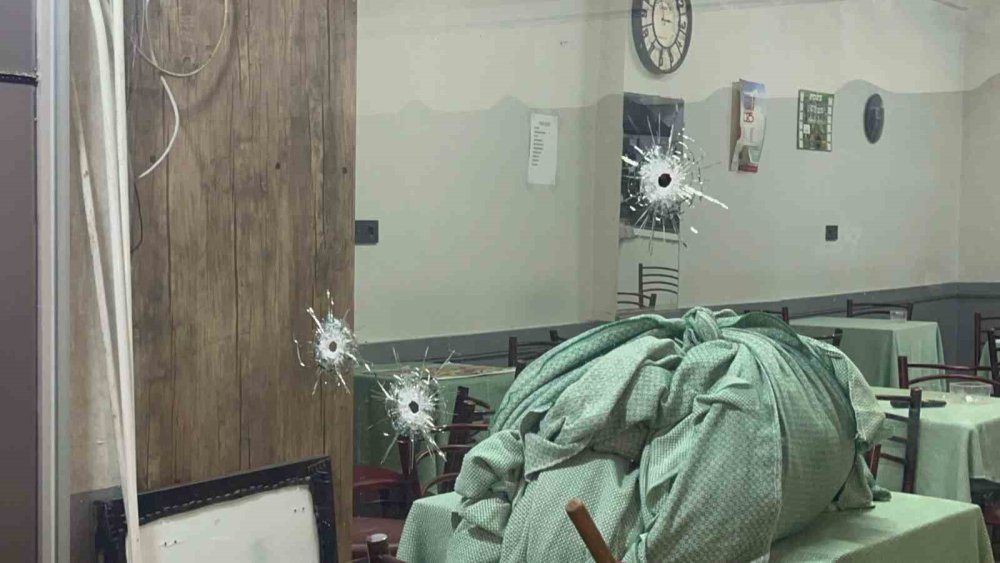 Kahvehaneye Silahlı Saldırı: Yaya Olarak Geldiler, Ateş Edip Koşarak Kaçtılar