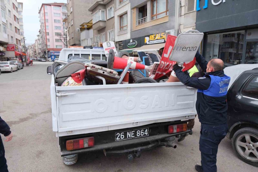 Zabıta Ekipleri Kaldırım İşgallerine Geçit Vermiyor