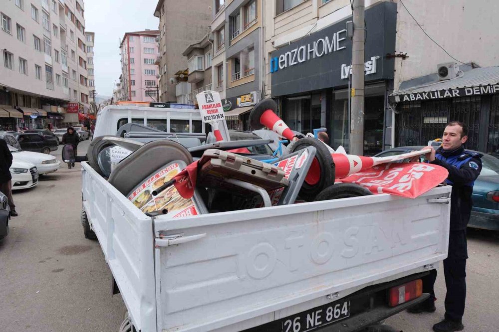 Zabıta Ekipleri Kaldırım İşgallerine Geçit Vermiyor