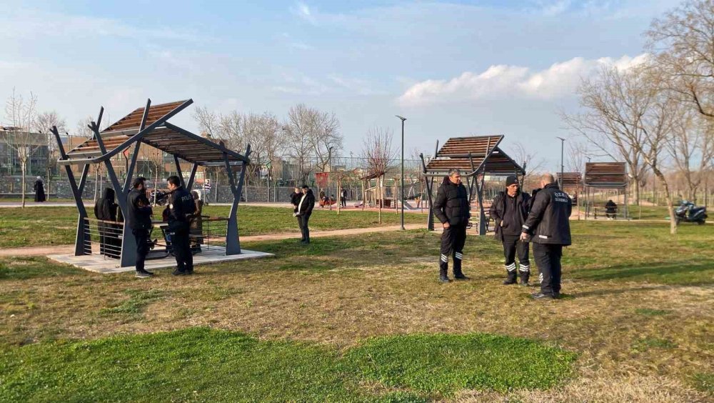 Güvenlik Görevlisi Döner Bıçağıyla Yaralandı