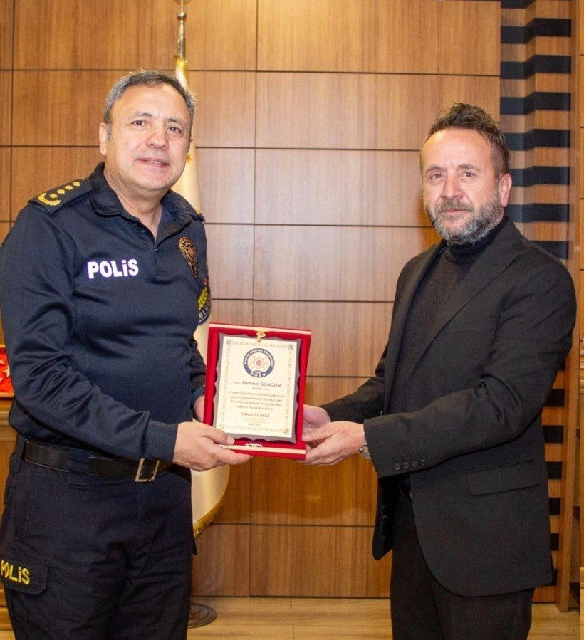 Bilecik Emniyet Müdürlüğü’nden Emekli Personele Plaket