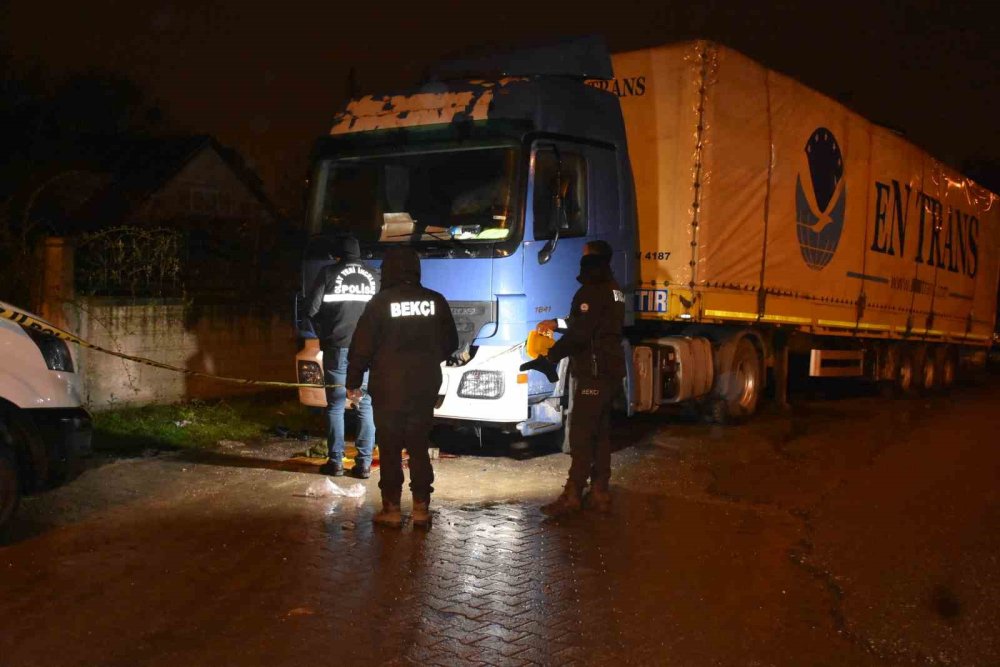 Tırı Tamir Etmek İsterken Kupanın Altında Kaldı