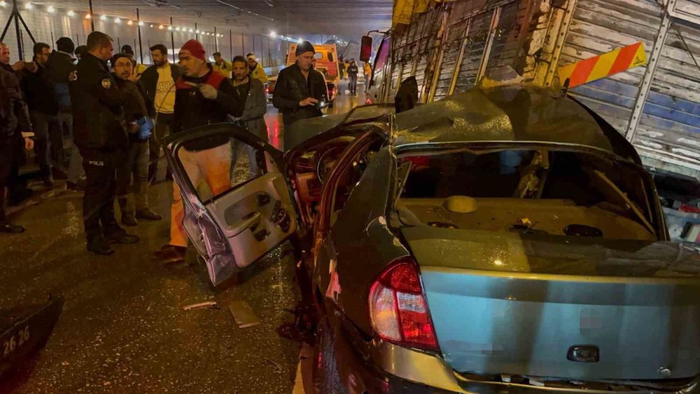 Yağmurlu Havada Makas Atarken Çarpmış