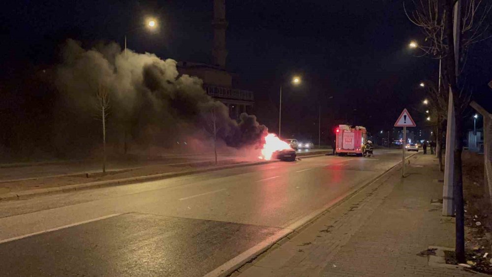 Yakıt Aldıktan Hemen Sonra Aracı Alev Aldı!