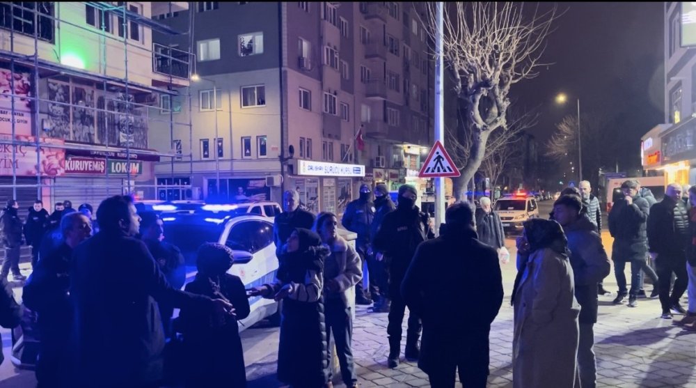 İki Esnafın Tartışmasında Bıçaklar Konuştu