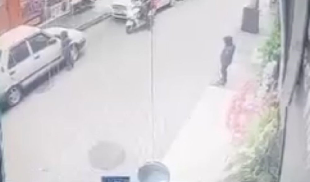 Kar Topu Oynarken Taksi Çarptı