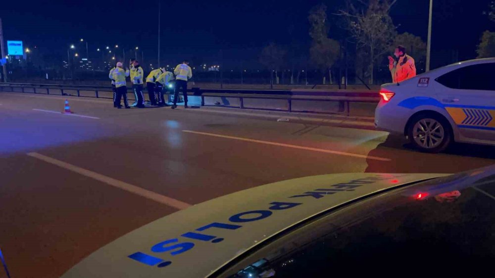 Motosiklet Sürücüsü Bariyerlere Çarparak Ağır Yaralandı