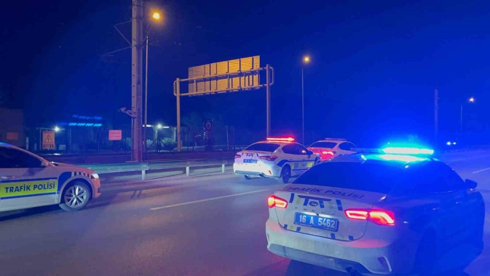 Motosiklet Sürücüsü Bariyerlere Çarparak Ağır Yaralandı