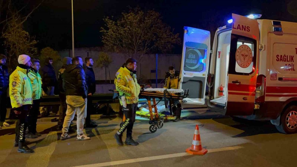 Motosiklet Sürücüsü Bariyerlere Çarparak Ağır Yaralandı