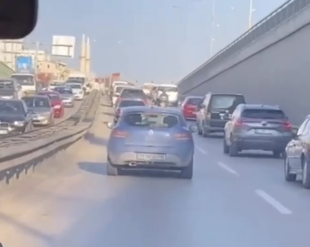 ‘Kaza Geliyorum’ Dedi, Önce Şeritten Çıktı, Sonra Kaza Yaptı