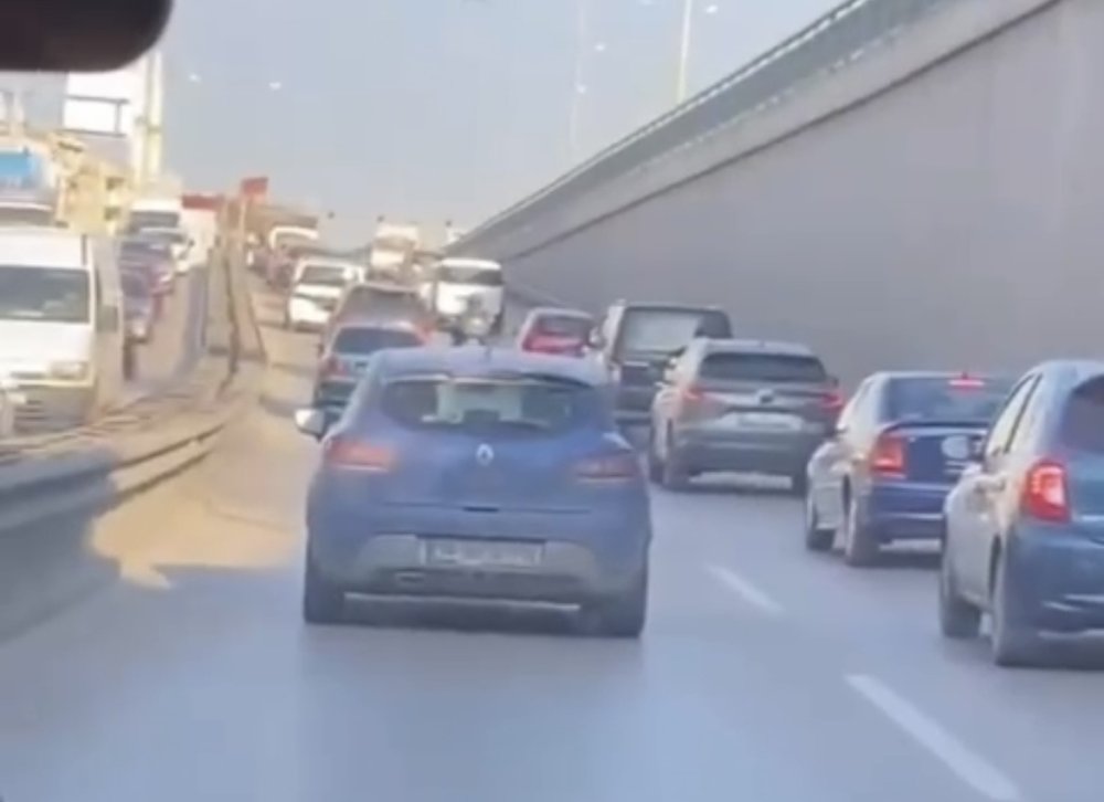‘Kaza Geliyorum’ Dedi, Önce Şeritten Çıktı, Sonra Kaza Yaptı