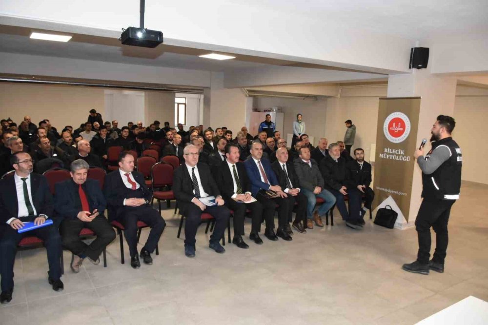 Din Görevlilerine ‘Bağımlılıkla Mücadele’ Konulu Sunum Yapıldı