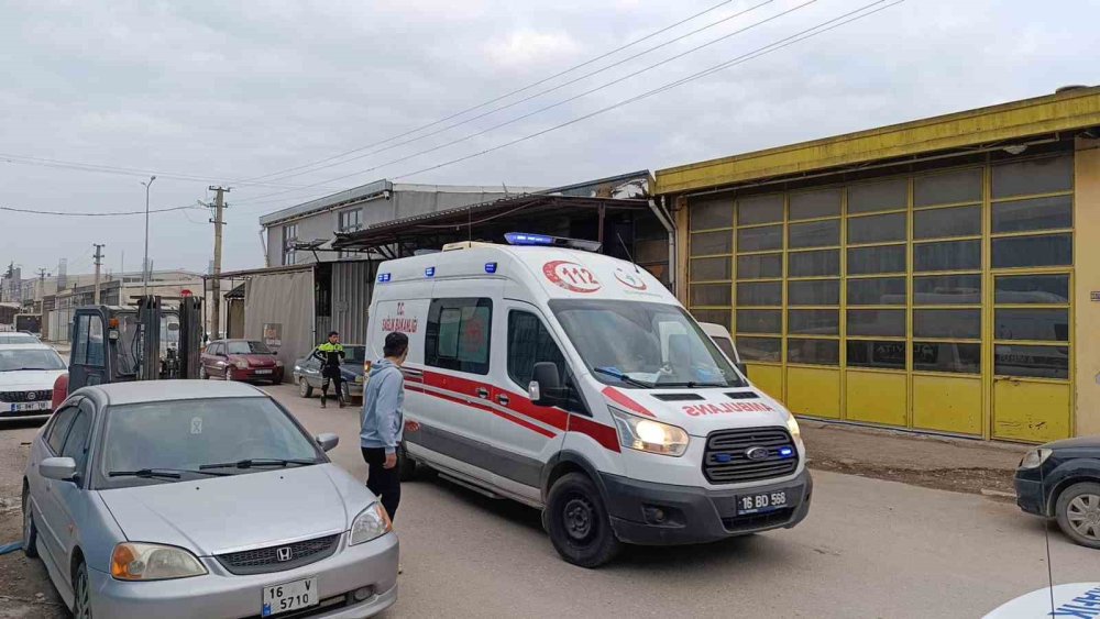 Tadilat İçin Çıktığı Çatıdan Düşerek Yaralandı
