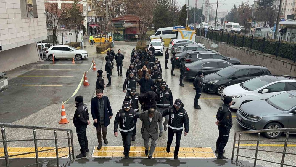 Tefecilik Suçundan Mahkeme Sevk Edilen Şüphelilerin 4’ü Tutuklandı