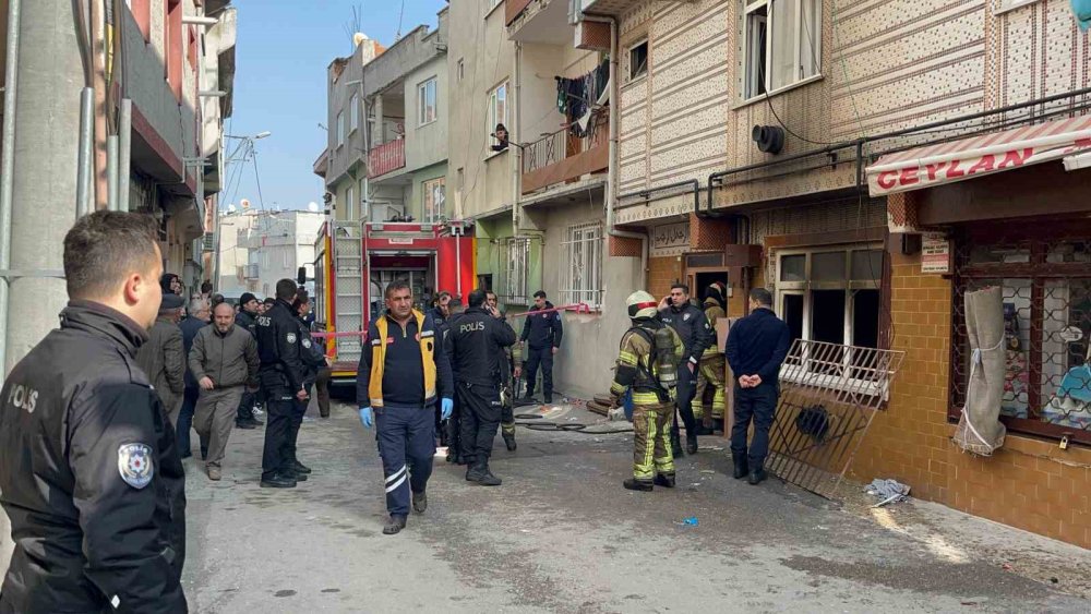 Yangında Can Pazarı...2 si Çocuk 4 Kişi Kurtarıldı
