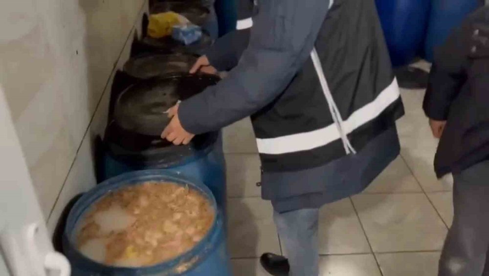 Yüzlerce Kişiyi Ölümden Kurtaran Operasyon...Sahte İçkiyi Yüzey Temizleyici İle Kamufle Ettiler