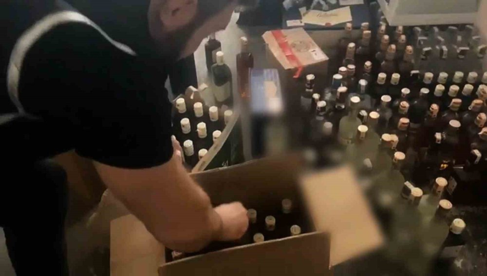 Yüzlerce Kişiyi Ölümden Kurtaran Operasyon...Sahte İçkiyi Yüzey Temizleyici İle Kamufle Ettiler