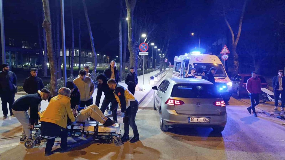 Otomobil İle Motosiklet Çarpıştı