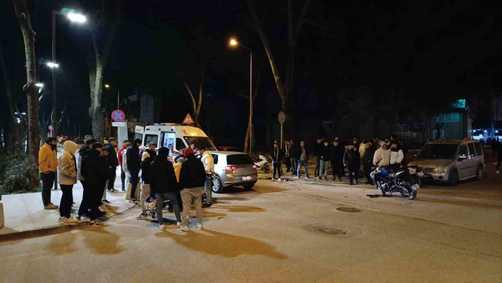 Otomobil İle Motosiklet Çarpıştı