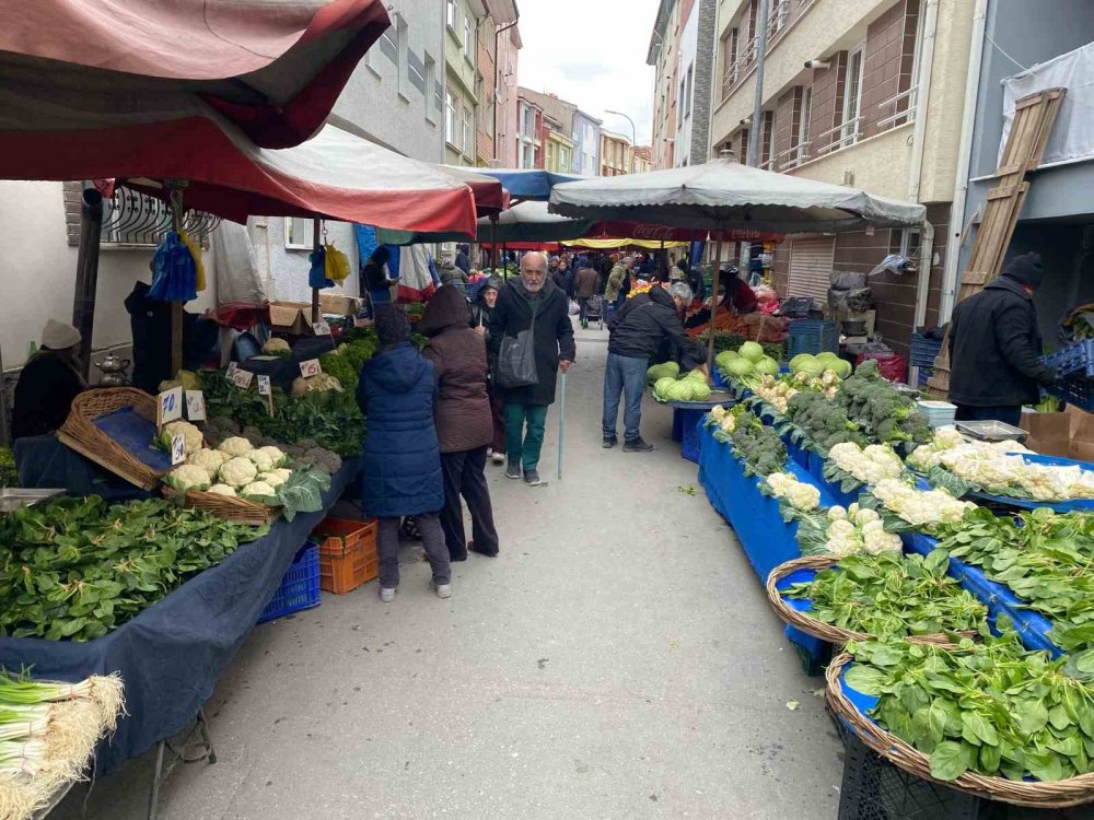 Pazar Esnafı Sahip Çıkılmayı Bekliyor