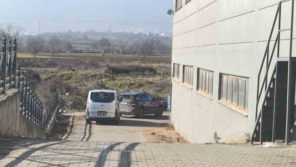 Fabrika Bekçisi Ölü Bulundu