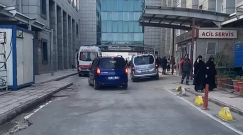 Yürüdüğü Kaldırımda Fenalaşıp Yere Düşen Adam Hayatını Kaybetti