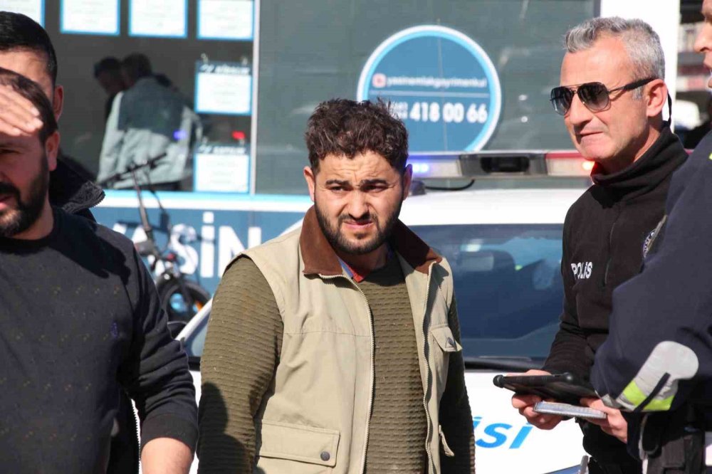 Başkasının Ehliyeti İle Trafiğe Çıkan Sürücü Yakalandı