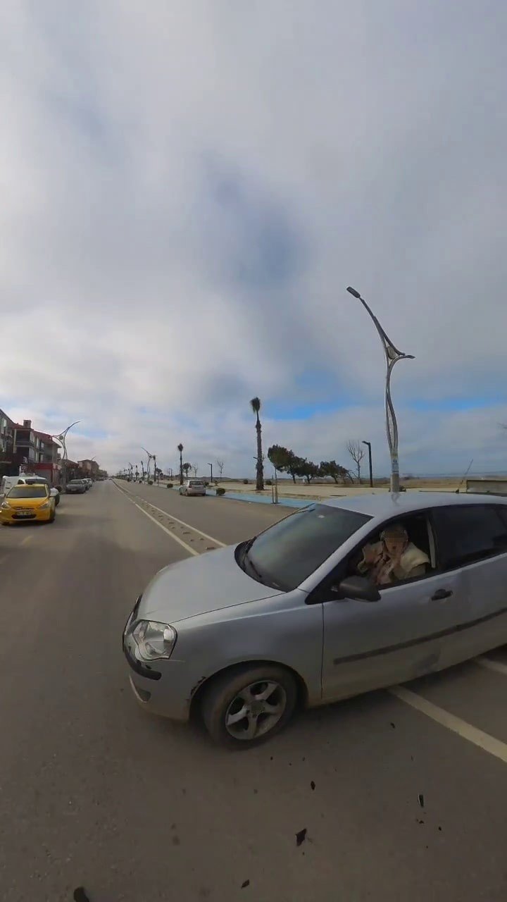 Otomobiline Çarpan Motosikletliyi Suçladı