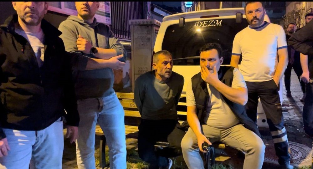 Önce Eşini Sonra Kendini Yakmaya Çalıştı, Polis Son Anda Yetişti