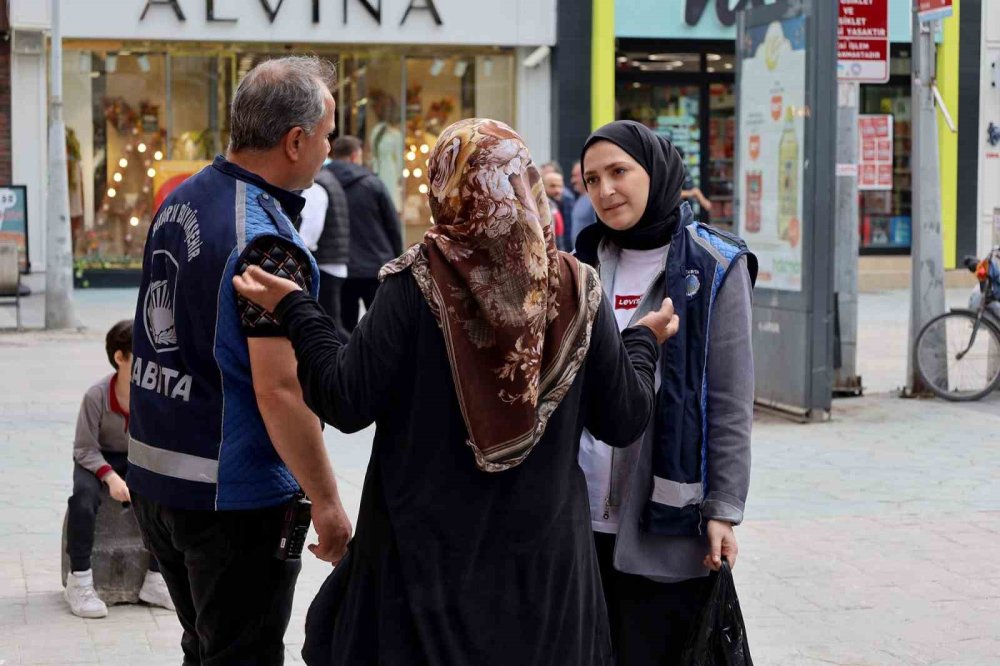 Sokakta Duygu Sömüren Dilencilere Zabıta Engeli