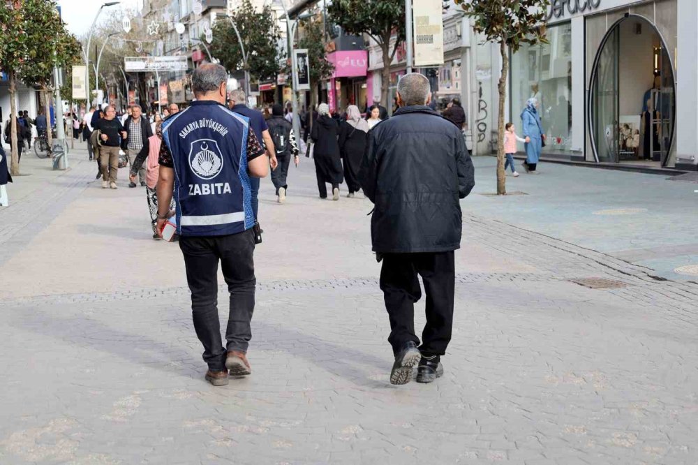 Sokakta Duygu Sömüren Dilencilere Zabıta Engeli