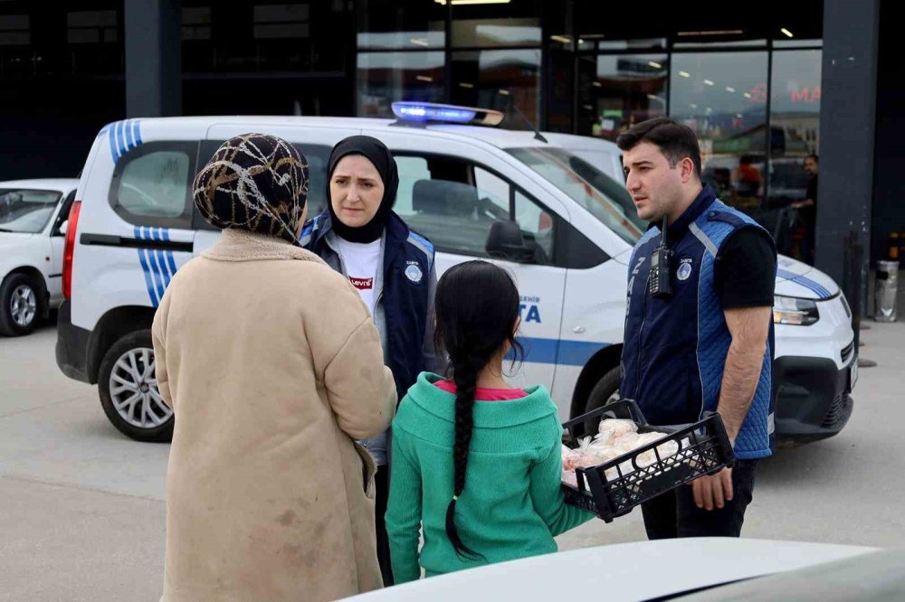 Sokakta Duygu Sömüren Dilencilere Zabıta Engeli