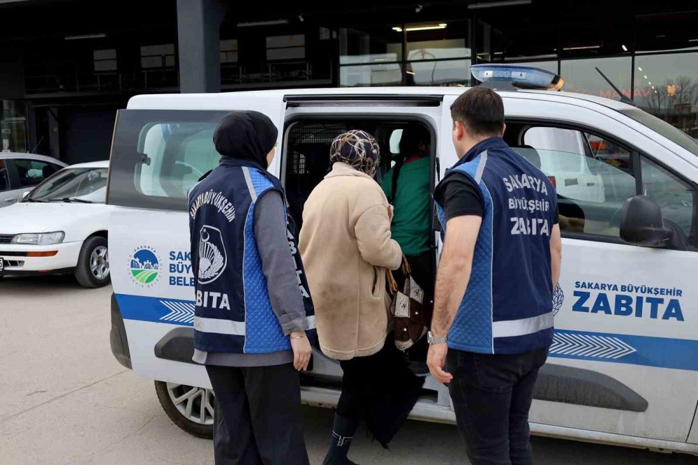 Sokakta Duygu Sömüren Dilencilere Zabıta Engeli
