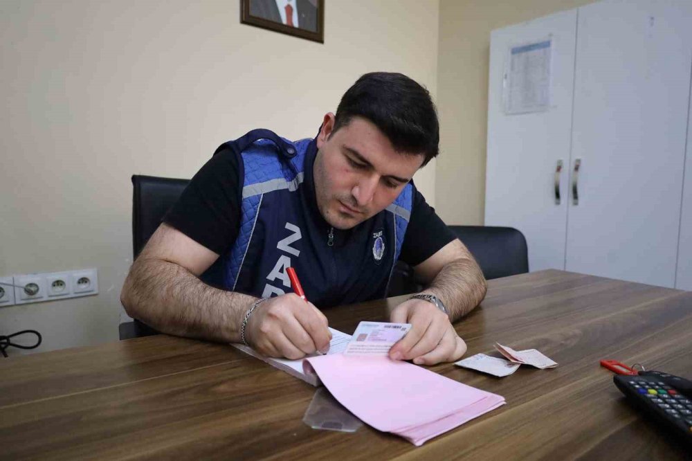 Sokakta Duygu Sömüren Dilencilere Zabıta Engeli