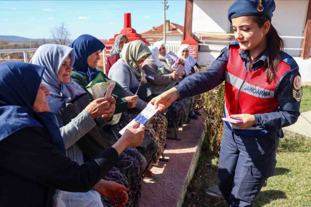 Kadına Şiddetle İlgili Vatandaşlar Bilgilendirildi
