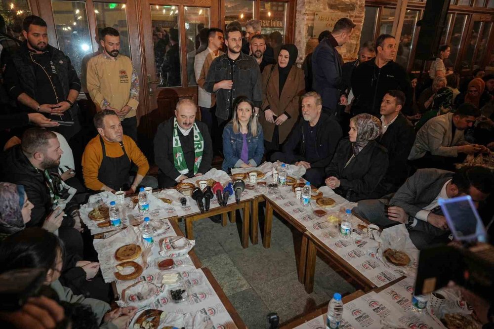 Mustafa Varank, Vatandaşlarla Sahurda Bir Araya Geldi