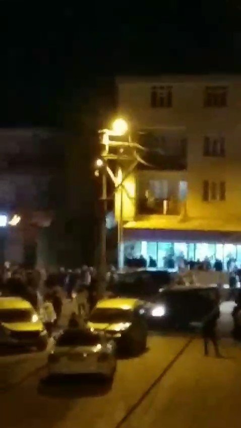 Yol Verme Kavgasında Ortalık Savaş Alanına Döndü