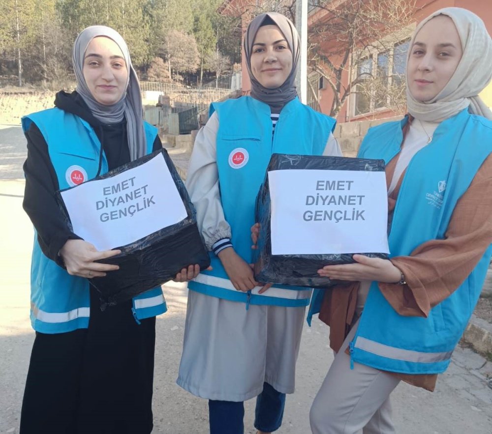 Diyanet Gençlik’ten İhtiyaç Sahibi 30 Aileye Gıda Kolisi