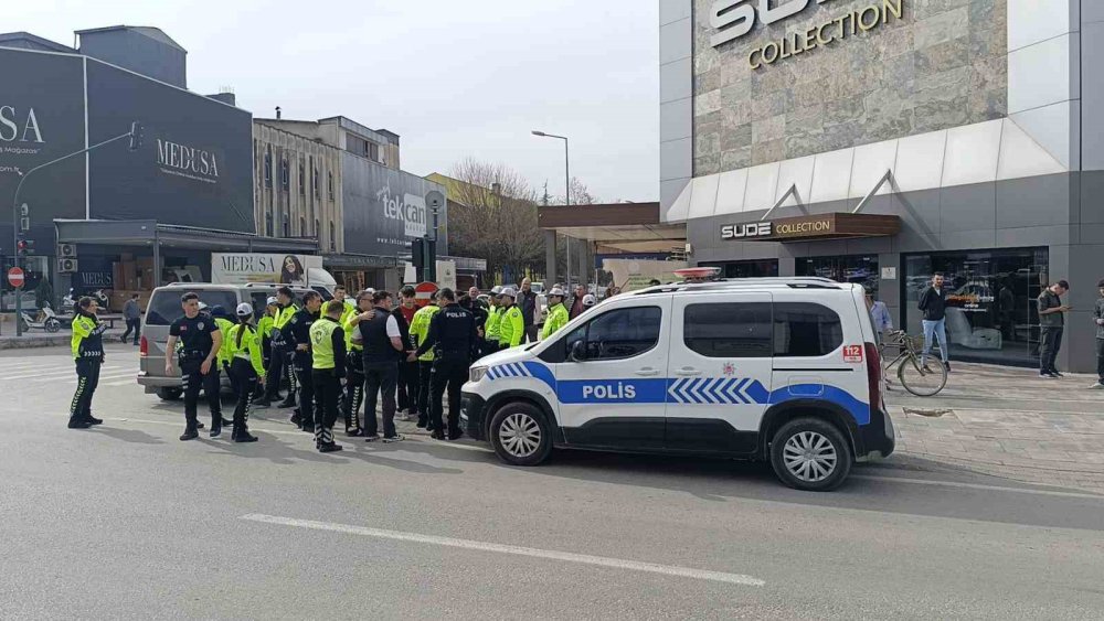 Kasktan Ceza Yedi, Ekiplere Zor Anlar Yaşattı