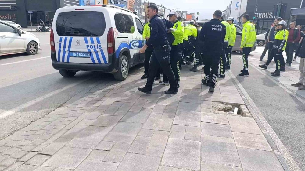 Kasktan Ceza Yedi, Ekiplere Zor Anlar Yaşattı