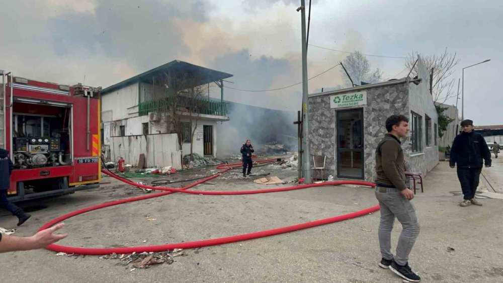 Geri Dönüşüm Tesisinde Yangın
