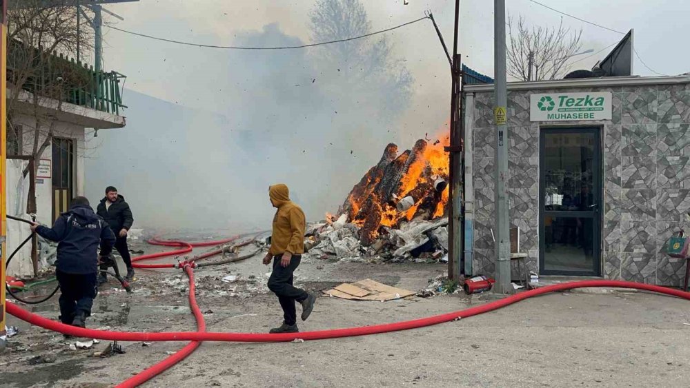 Geri Dönüşüm Tesisinde Yangın
